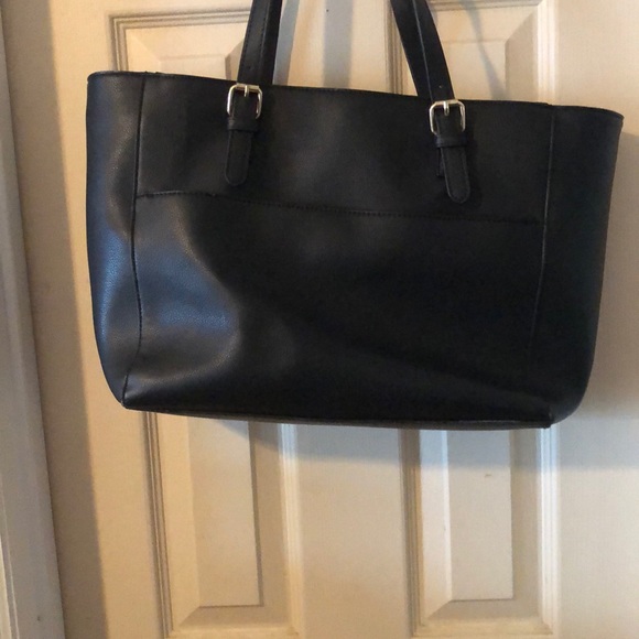 Big purse lots of pockets lap top or tablet space - Picture 1 of 4